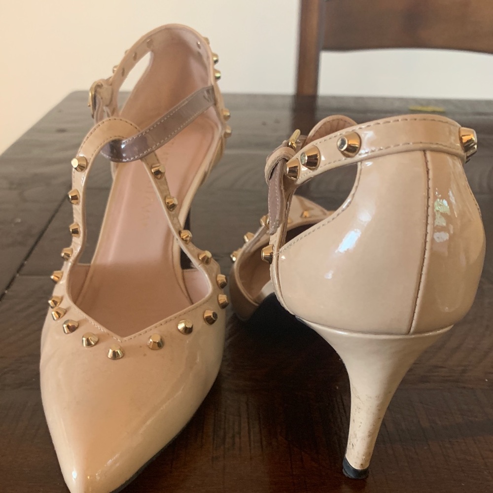 Adorable nude heels w/ studded accents!